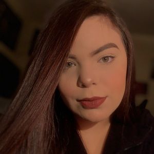 Meet your Posher, Ariana